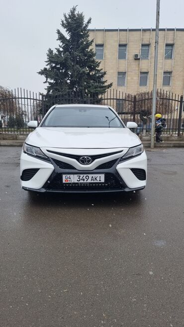 спортивный автомобиль: Toyota Camry: 2017 г., 2.5 л, Типтроник, Бензин, Минивэн