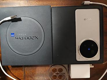 120герц: Vivo X200 Pro, Б/у, 256 ГБ, цвет - Бежевый, 1 SIM, 2 SIM, eSIM — 1