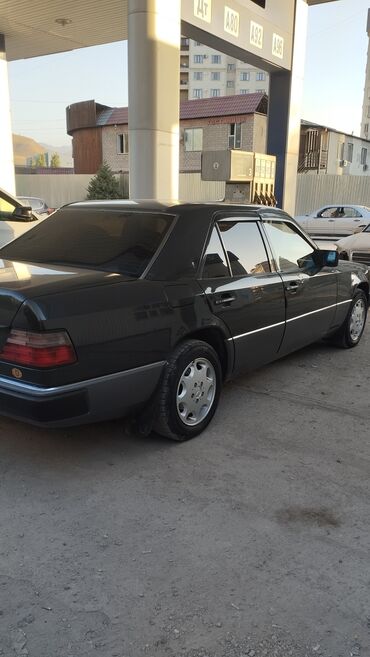 Mercedes-Benz: Mercedes-Benz W124: 1990 г., 2.3 л, Механика, Бензин, Седан — 3