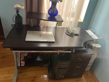 Столы: Компьютерный стол, Б/у, Раскладной, Прямоугольный стол