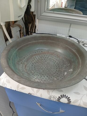 Столовая посуда: Məhsul: Metal süzgəc/kaldran (deşikli qab) Təsvir: - Material: qalın