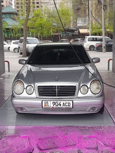 мерс машина: Mercedes-Benz 220: 1998 г., 2.4 л, Механика, Бензин, Седан