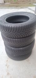 Gume i felne: Prodajem 4kom polovne zimske auto gume dimenzije 215 65 R16 Toyo u — 2