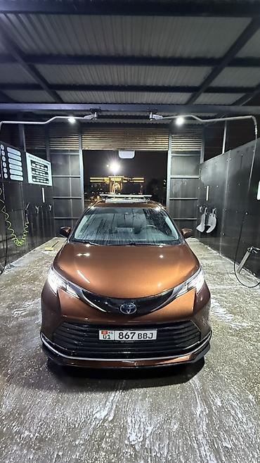Toyota: Toyota Sienna: 2021 г., 2.5 л, Гибрид, Вэн/Минивэн — 4