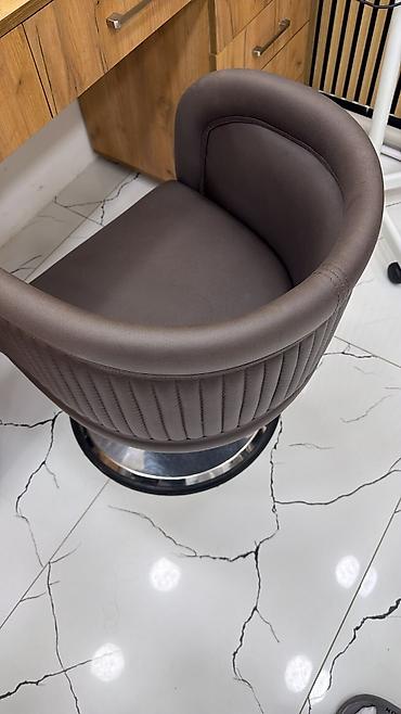 Salon, tibbi mebel: AytenqySalon kreslosu – 4 ədəd mövcuddur. - 1 ədədin qiyməti: 150 AZN — 1