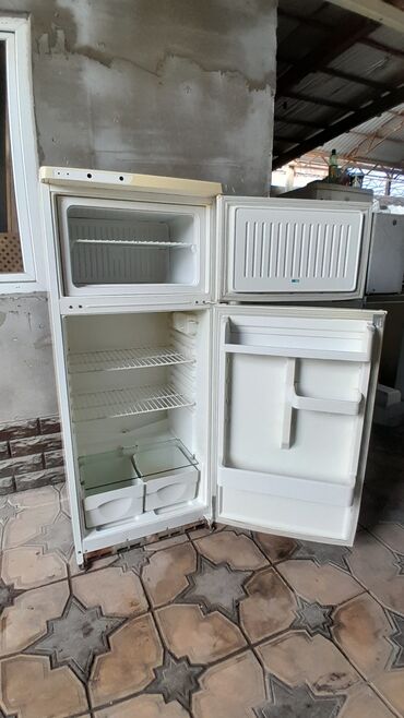 прием техники: Холодильник Stinol, Двухкамерный