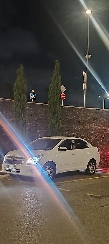 opel duman: Chevrolet Cobalt – ağ rəngli sedan Texniki xüsusiyyətlər və təchizat — 1