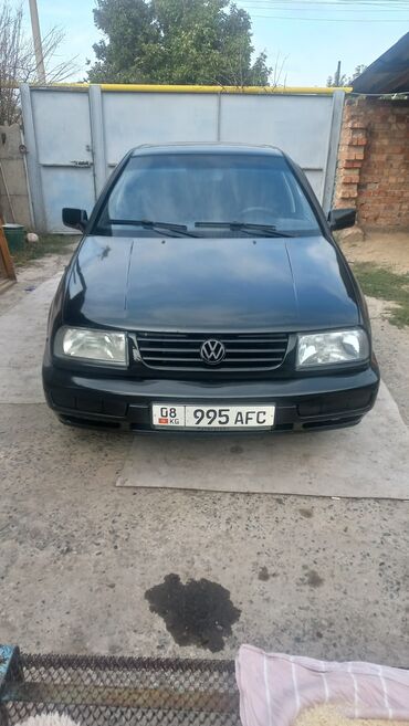зарядная станция: Volkswagen Vento: 1993 г., 1.8 л, Механика, Бензин, Седан