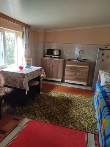 Uzunmüddətli kirayə mənzillər: Kirayə üçün tam təchiz olunmuş studiya tipli mənzil - Geniş zal/otaq — 3