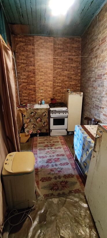 nizamidə kirayə ev: 15 kv. m, 1 otaqlı, Qaz, İşıq, Su
