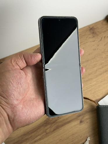 флешка 256 гб: Samsung Galaxy Z Flip 6, Б/у, 256 ГБ, цвет - Серебристый, 2 SIM — 6