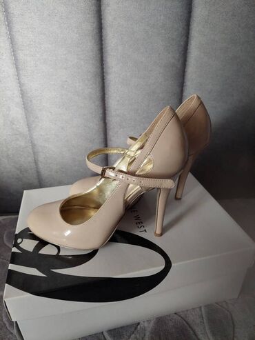 sandale broj 36: Sandale, Nine West