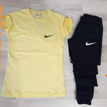 Kompleti: Komplet majca i donji deo
S M L XL XXL Cena 2200 din — 4