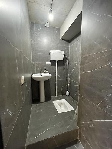 Аренда помещений свободного назначения: 🏢 Сдается коммерческое помещение — 200 м² 📍 Первая линия — Жибек Жолу — 5