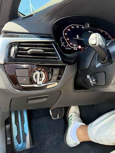табличка не парковать: BMW 5 series: 2021 г., 2 л, Автомат, Гибрид, Седан — 10