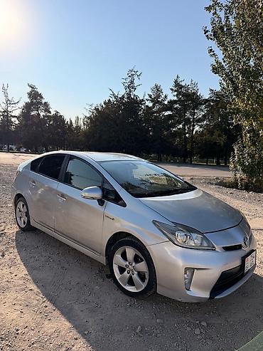 Toyota: Toyota Prius: 2015 г., 1.5 л, Автомат, Гибрид, Хэтчбэк — 2