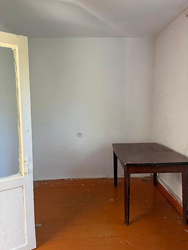 Батирлерди сатуу: 3 бөлмө, 50 м², 1 кабат, Эски ремонт — 5