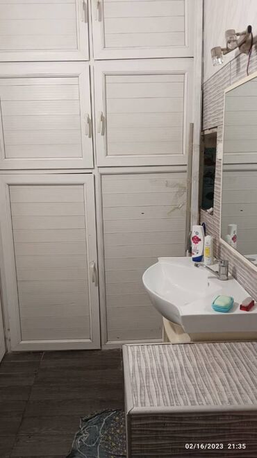 Uzunmüddətli kirayə mənzillər: Binəqədi rayonu,6-cı mkr,5 mərtəbəli binanın,1-ci mərtəbəsində, 2 — 7