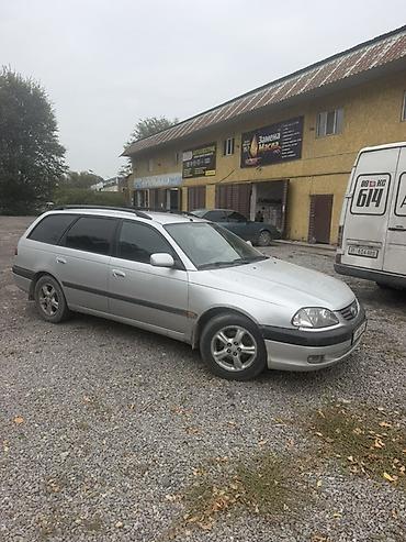 Toyota: Toyota Avensis: 2001 г., 2 л, Кол менен иштөөчү, Бензин, Универсал — 1