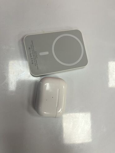 Внешние аккумуляторы: Беспроводной комплект: внешняя MagSafe-совместимая аккумуляторная