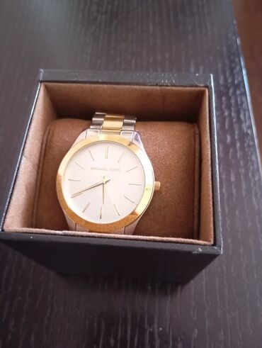 Классические часы: Часы.Новые.
Michael Kors 
Оригинал.
6000 сом