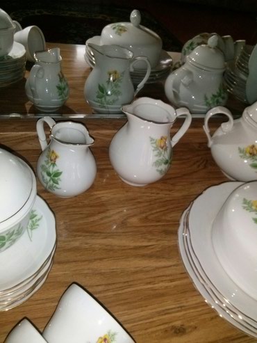 Digər dəstlər və servizlər: Çay və kofe serviz dəsti Satilir . GDR ( ГДР ) İstehsalı. Çaynıy — 6