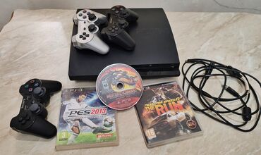 PS3 (Sony PlayStation 3): Təcili satılır içində oyunlar var və 3 disk, 3 pult