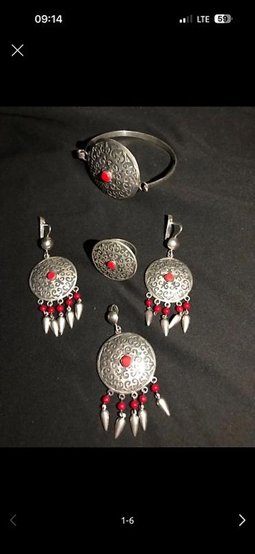 серебряный комплект с красными камнями: Продаю серебряные комплект украшений в этническом стиле: браслет — 1