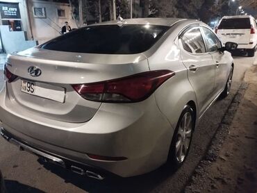 Hyundai: Hyundai Elantra: 1.8 l | 2015 il Sedan