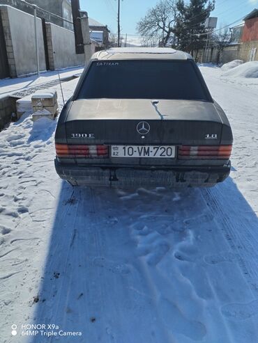 Mercedes-Benz: Mercedes-Benz 190 (W201): 1.8 l | 1992 il Sedan — 3