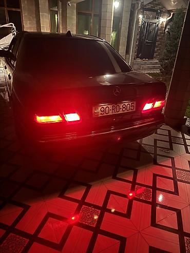 w210 duman: Mercedes-Benz E-Class (W210) sedan, qara rəng. Xüsusiyyətlər və — 2