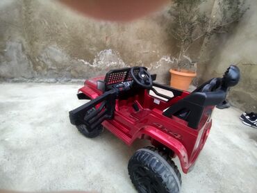 Uşaq üçün elektrik maşınları: 400₼ alınıb Uşaq elektrik maşını – off-road tərzində, qırmızı korpuslu — 8