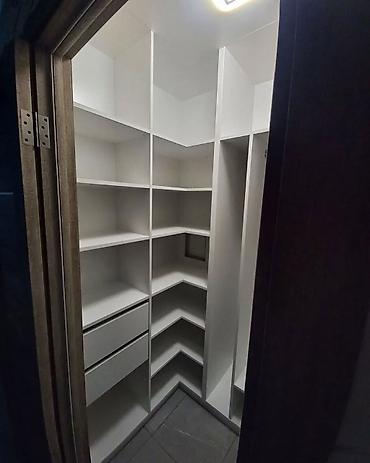 Шифоньеры, шкафы для одежды: Шифоньер, шкаф для одежды, Прямой at lalafo.kg — 32 Шифоньеры, шкафы для одежды: Шифоньер, шкаф для одежды, Прямой — 32