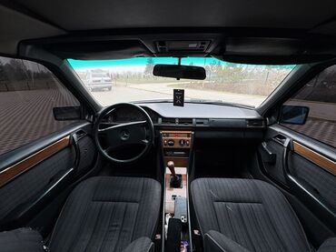 Mercedes-Benz: Mercedes-Benz W124: 1991 г., 2 л, Механика, Бензин, Седан — 10