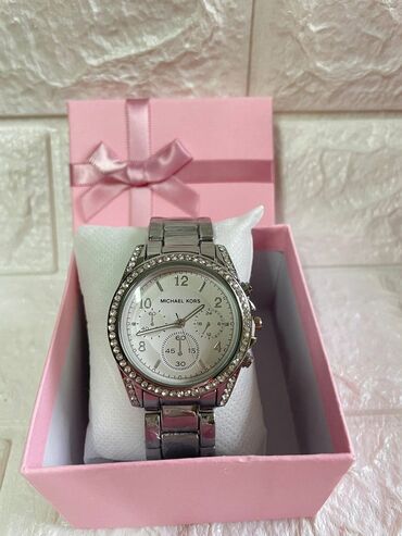 Ručni satovi: Cena: 2700 din (sa kutijom)
Cena:2500 din (bez kutije) — 15