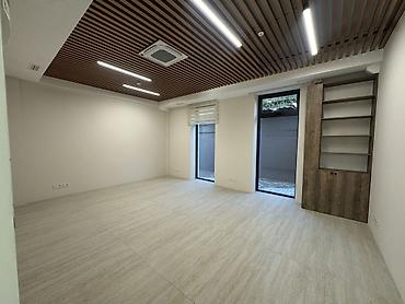 Коммерческая недвижимость: Сдаю Офис целиком: 520 м², С ремонтом, С отдельным входом — 8