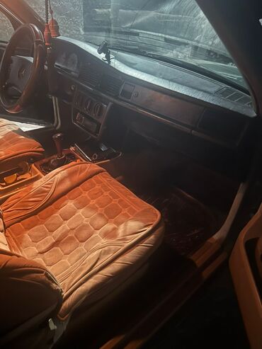 Mercedes-Benz: Mercedes-Benz 190: 1991 г., 1.9 л, Механика, Бензин — 7