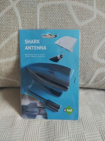 15565 r13 m s: Antena za kola SHARK nova