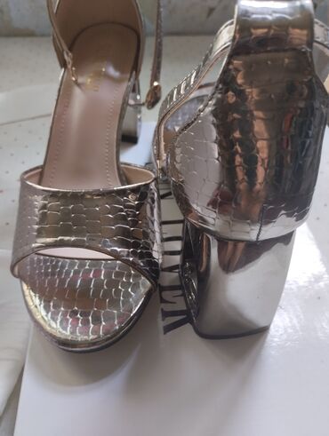 Çantalar: Çanta dəsti — 24