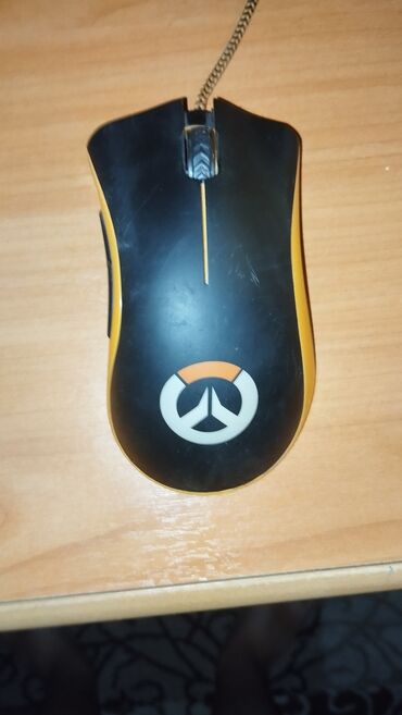 компьютерные мыши razer: Продаю игровую мышку Razer Deathadder chrome Overwatch edition