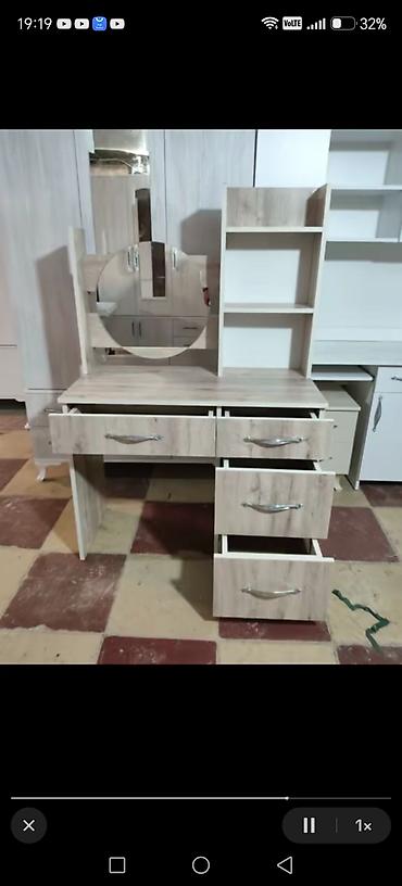 Ev üçün mebel: 4 qapılı güzgülü dolab və makiyaj masası dəsti Dolab: - 4 qapı — 3