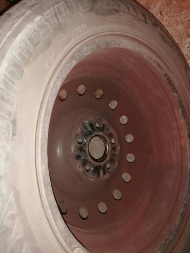 Auto delovi: 4 čelične felne R16 u odličnom stanju sa zimskim gumama i original na lalafo.rs — 5 Auto delovi: 4 čelične felne R16 u odličnom stanju sa zimskim gumama i original — 5