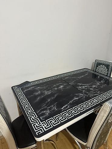klassik stullar: Satılır: 2 məhsul dəsti 1) Sürgülü qarderob - Rəng: krem/ivori — 1