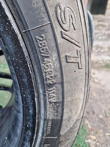 Шиналар жана дисктер: Дөңгөлөктөр монтажда 285 / 45 / R 22, Колдонулган, 1 даана, Жол тандабастар (АТ/МТ), Куйма, тешиктери - 5 — 4