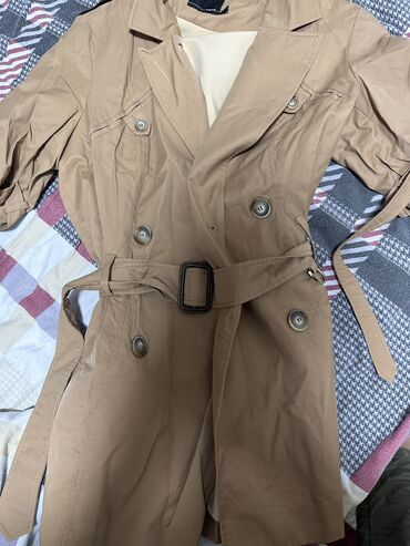 Пуховики и зимние куртки: Пуховик, Короткая модель, ОАЭ, M (EU 38)