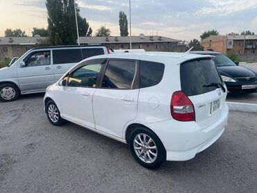 вента 1 8: Honda Fit: 2002 г., 1.3 л, Вариатор, Бензин, Хетчбек