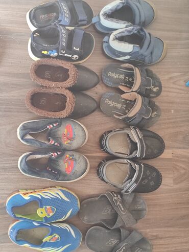 домашние вещи: Отдам или обменяю обувь для мальчика размеры с 22 по 26 все в хорошем