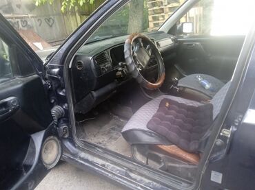 Volkswagen: Volkswagen Golf: 1993 г., 1.6 л, Механика, Бензин