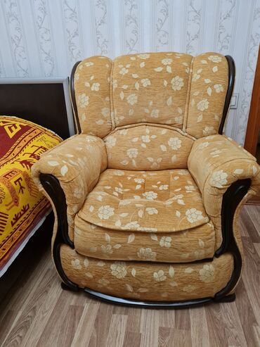 Çəngəllər: İşlənmiş, Divan, 2 kreslo, Bazalı, Açılan