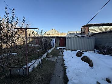 Кыймылсыз мүлк: Продается 3х этажный жилой дом со всеми условиями Имеется гараж, очок — 7